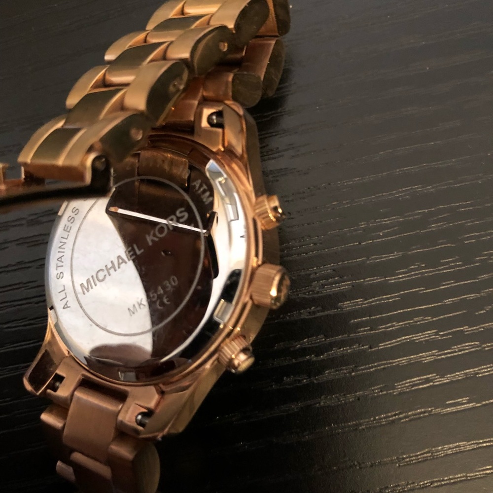 Michael Kors rose gold watch - Picture 3 of 7